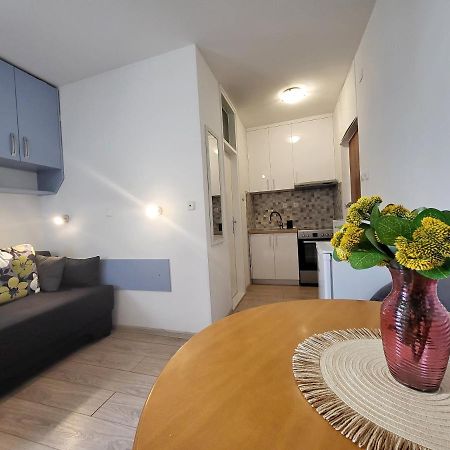 Mali Apartman U Centru Makarska Exteriör bild