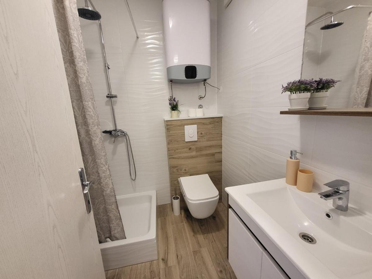 Mali Apartman U Centru Makarska Exteriör bild