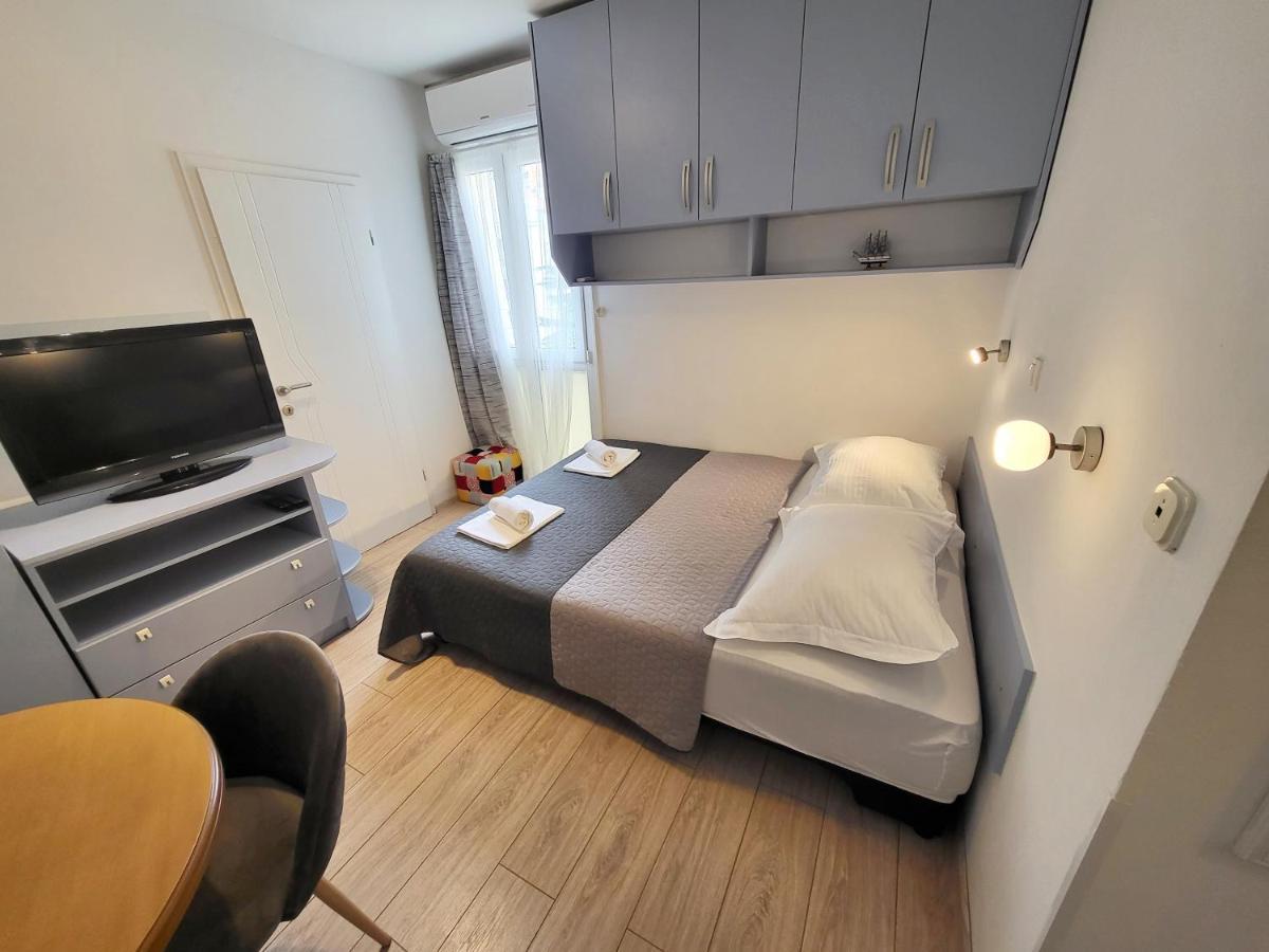 Mali Apartman U Centru Makarska Exteriör bild