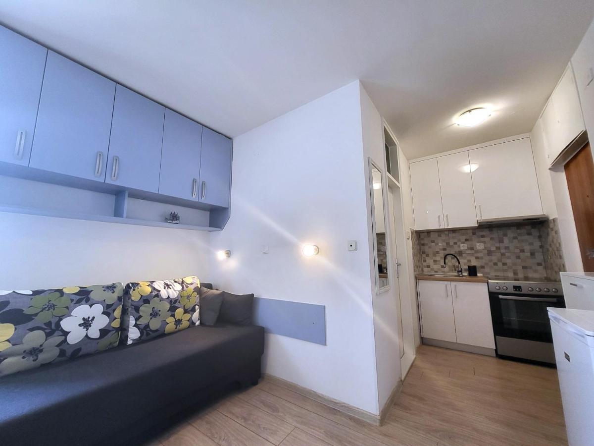 Mali Apartman U Centru Makarska Exteriör bild